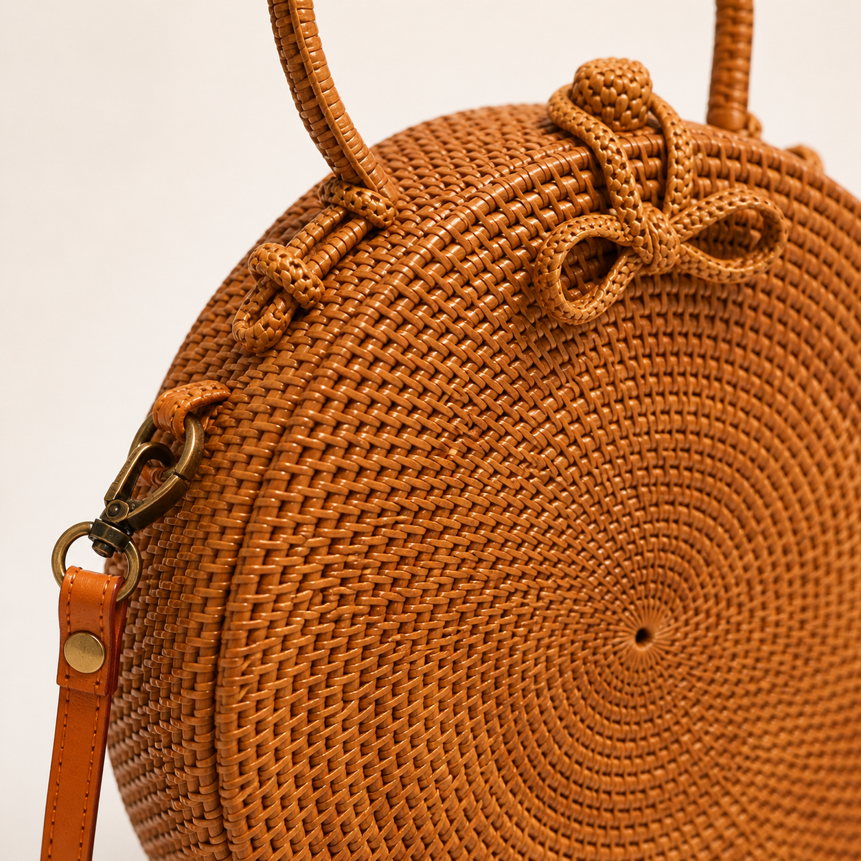 Handgemachte runde Rattan-Tasche – Bali Boho Sommerhandtasche